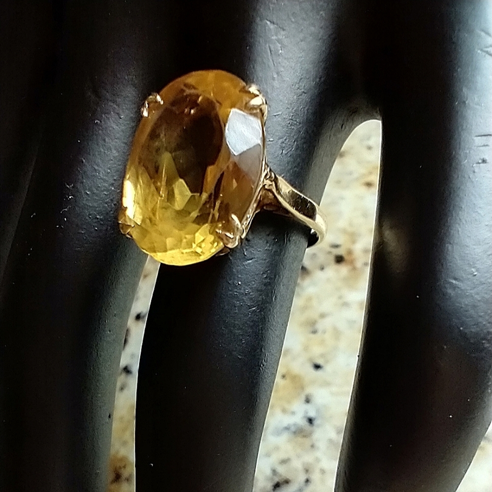 Ring 16x12mm Citrine, 10k Solid Gold Vintage basket setting